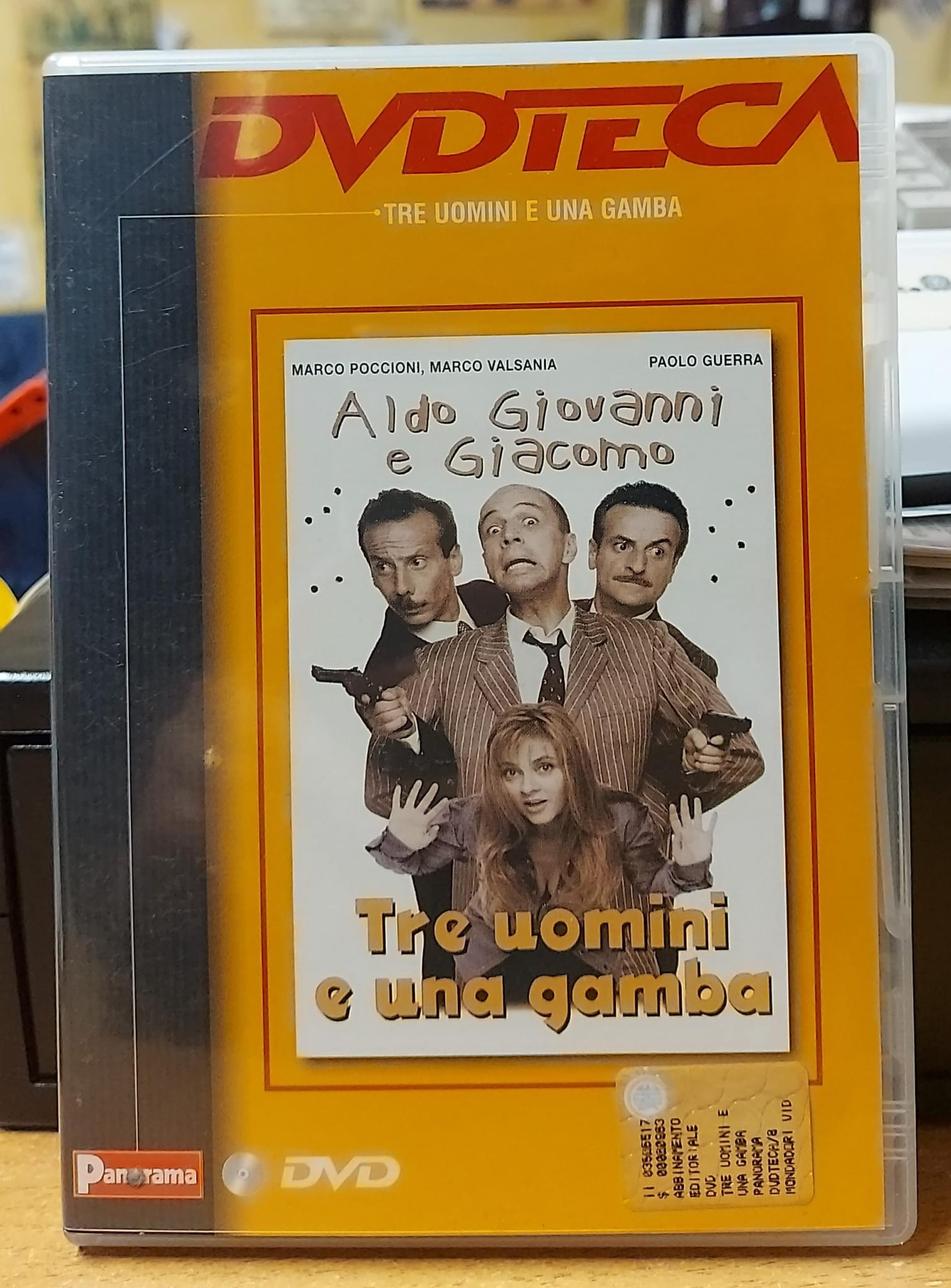 TRE UOMINI E UNA GAMBA