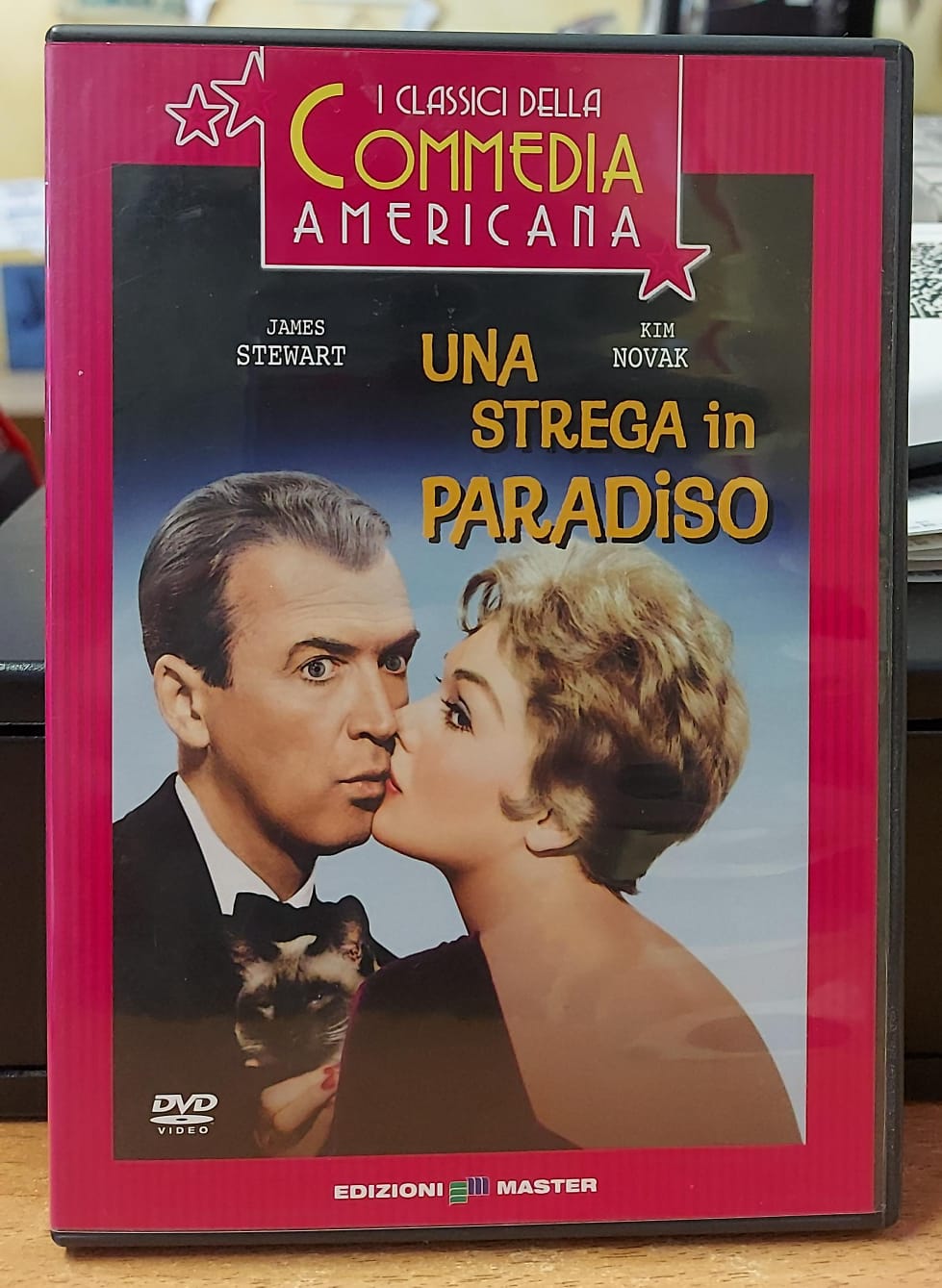 UNA STREGA IN PARADISO