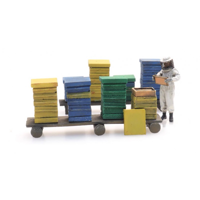 Alveari e apicoltore. ARTITEC 387.477