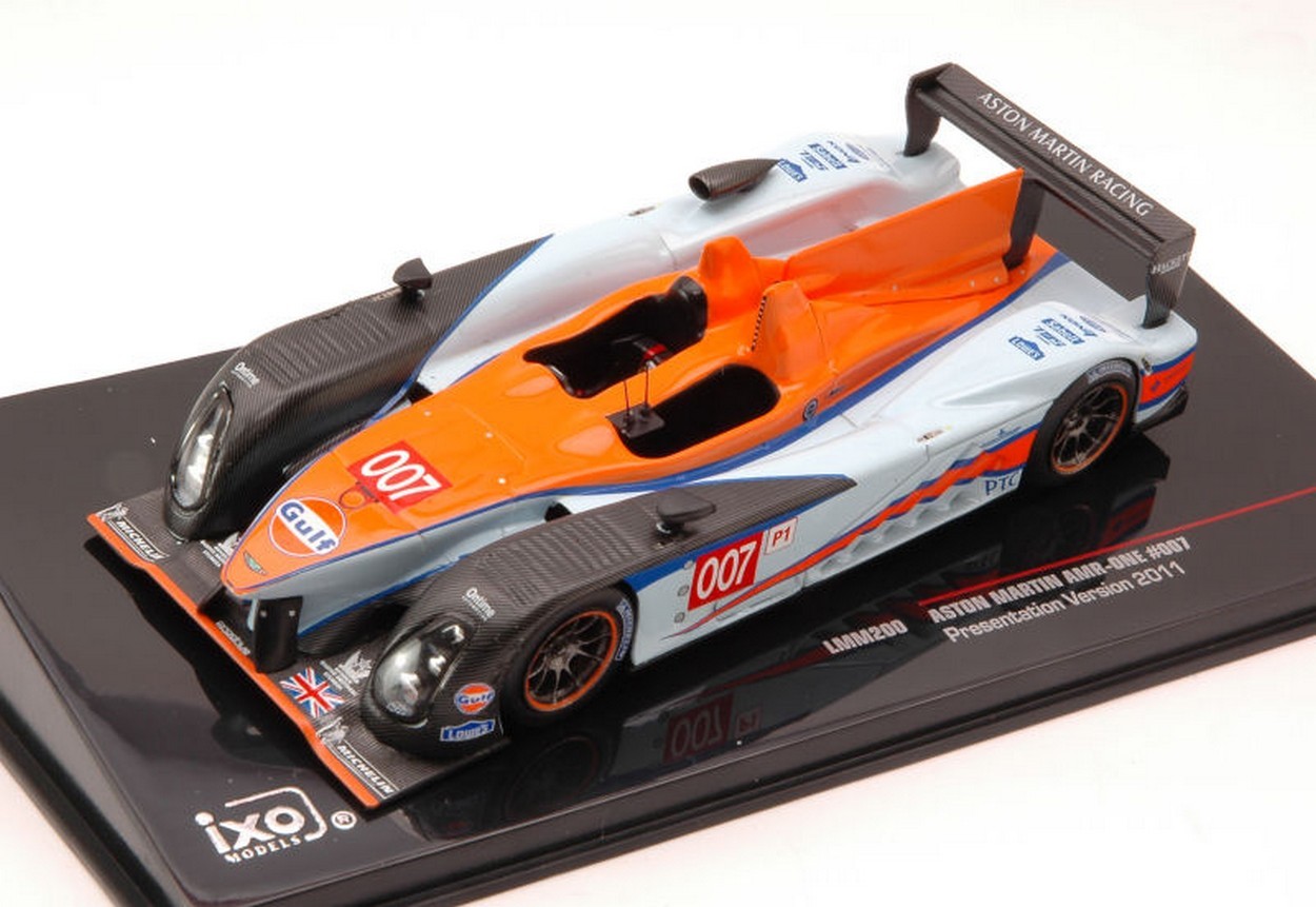 MODELLINO IN SCALA COMPATIBILE CON ASTON MARTIN AMR-ONE N.007 PRESENT.VERSION 2011 1:43 IXO MODEL LMM200