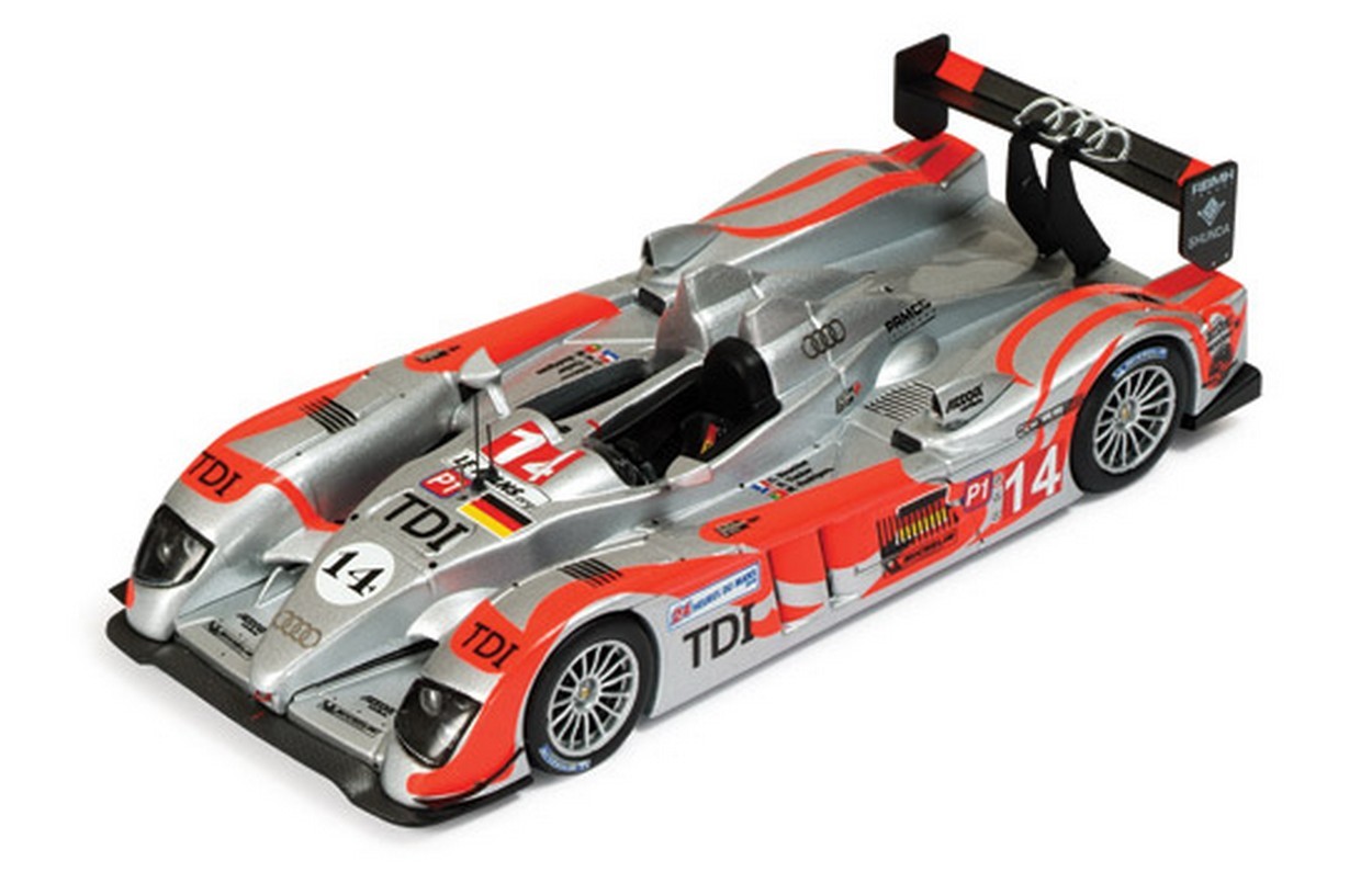 MODELLINO IN SCALA COMPATIBILE CON AUDI R10 TDI N.14 LMP1 LE MANS 2010 BOUCHT-RODRIGUES-TUCKER 1:43 IXO MODEL LMM190