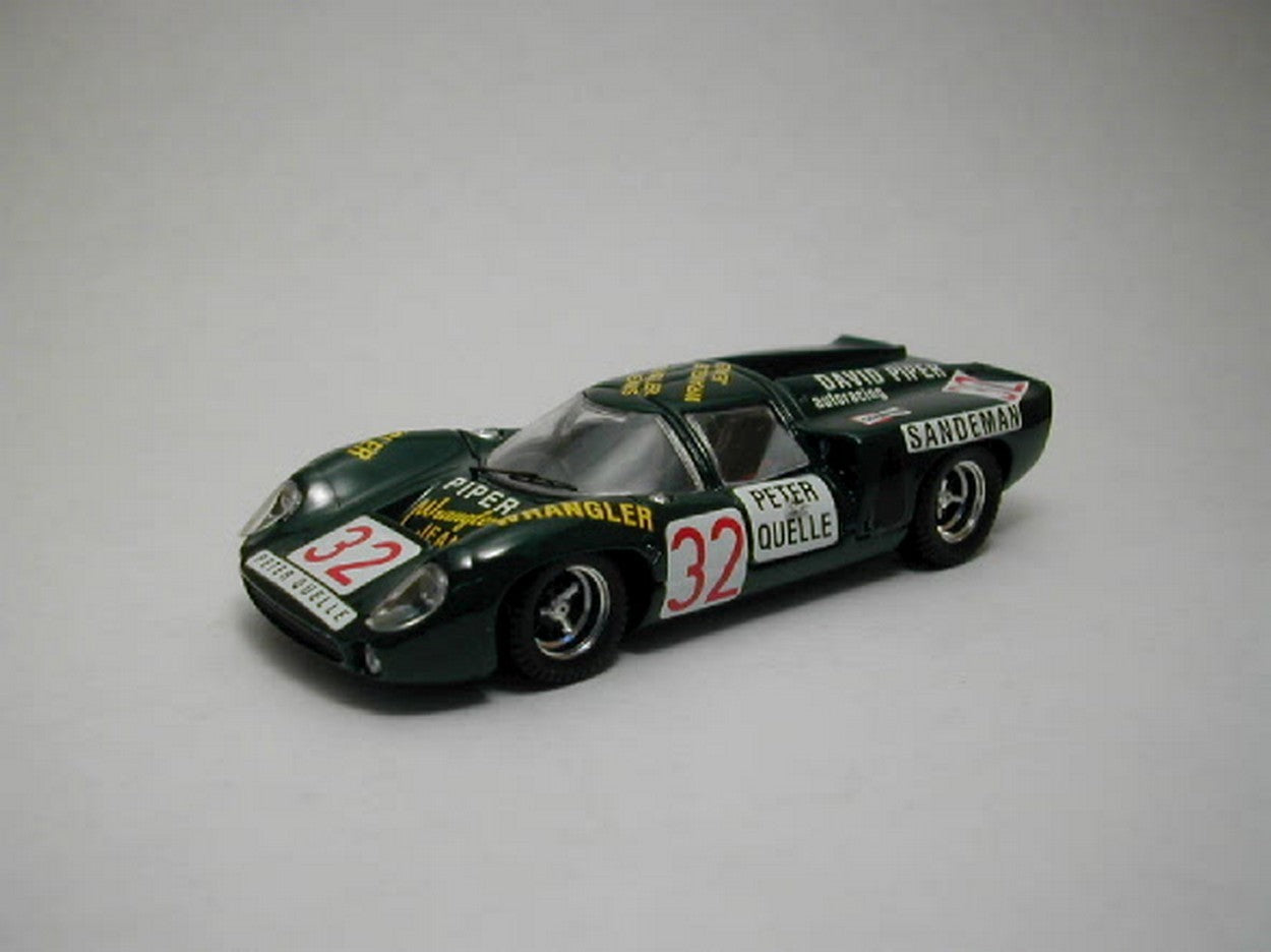 MODELLINO IN SCALA COMPATIBILE CON LOLA T 70 COUPE N.32 DNF 1000 KM ZELTWEG 1969 PIPER-QUESTER 1:43 BEST MODEL BT9295