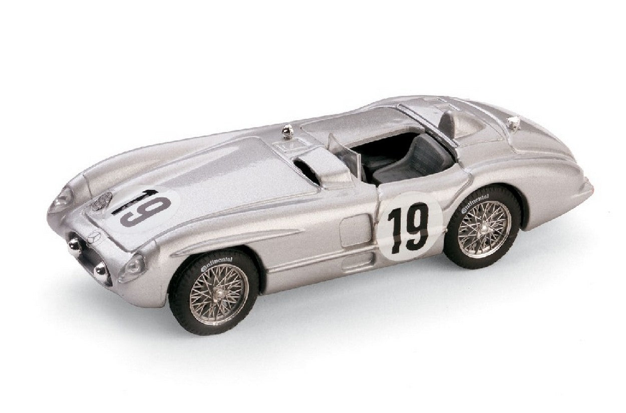 MODELLINO IN SCALA COMPATIBILE CON MERCEDES 300 SLR N.19 28th LM 1955 J.M.FANGIO-S.MOSS 1:43 BRUMM BM0188