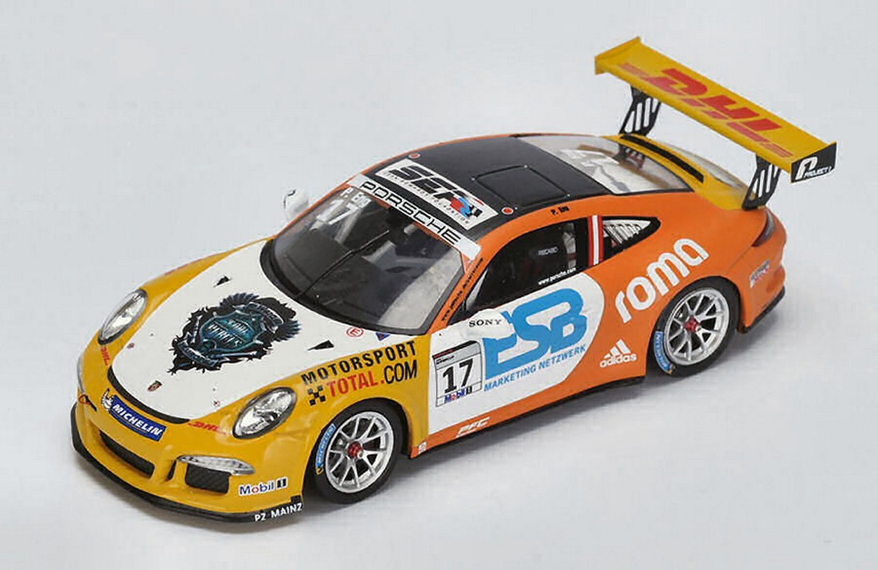 MODELLINO IN SCALA COMPATIBILE CON PORSCHE CARRERA N.17 SUPERCUP CHAMPION 2015 PHILIPP ENG 1:43 SPARK MODEL S4697