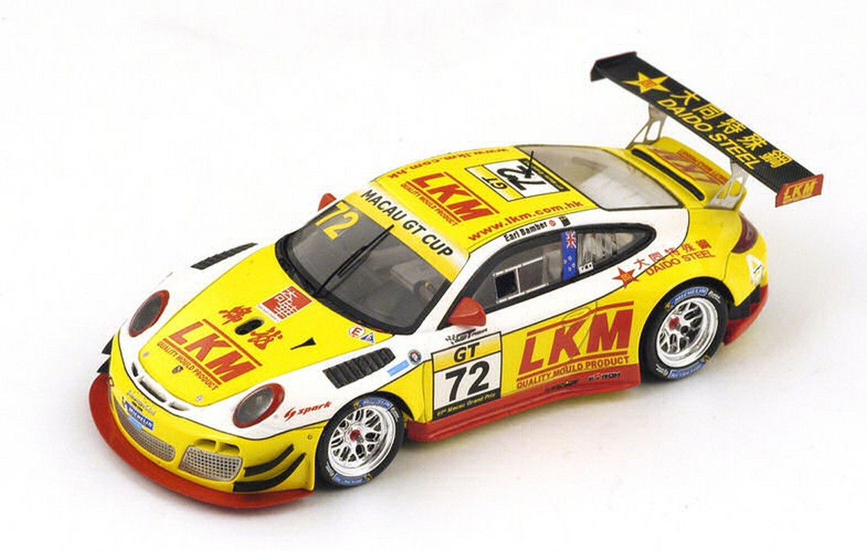 MODELLINO IN SCALA COMPATIBILE CON PORSCHE GT3 R N.72 8th MACAU GP GT CUP 2014 E.BAMBER 1:43 SPARK MODEL SA074