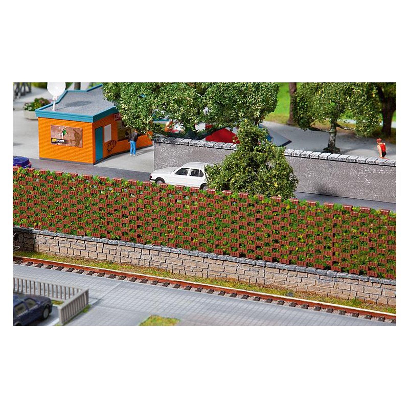 Muro "verde" di separazione. FALLER 180421