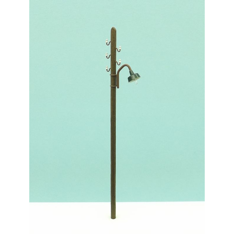 Palo in legno con luce e posa. KLUBA 2672