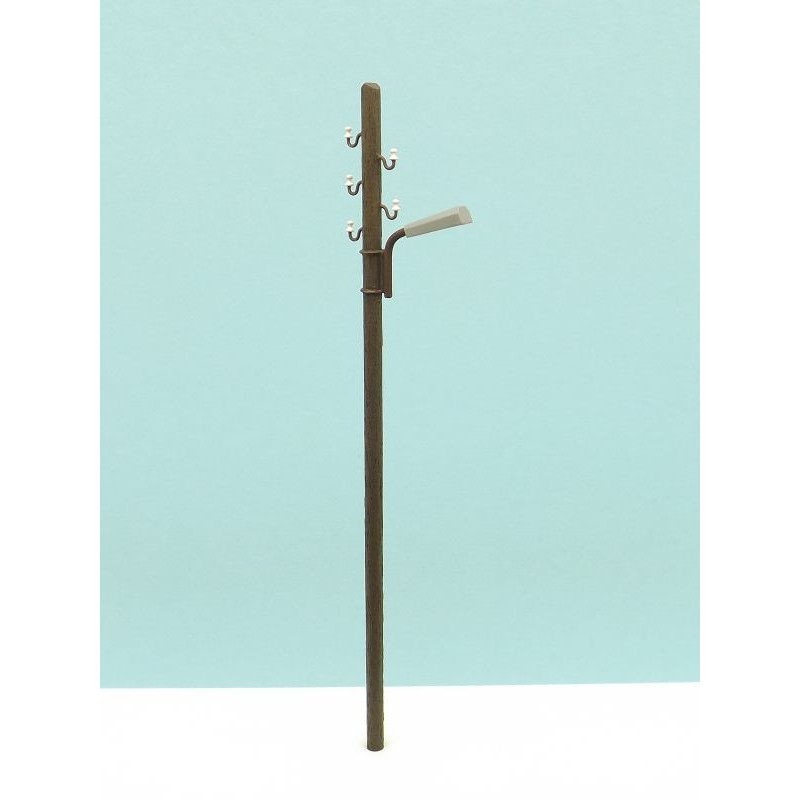 Palo in legno con luce e posa. KLUBA 2674