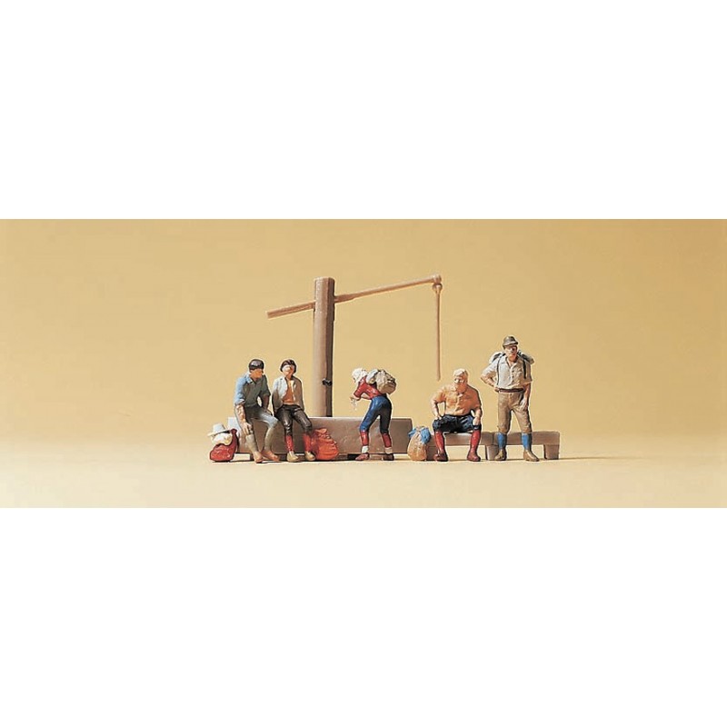 Riposando alla fontana. PREISER 79161