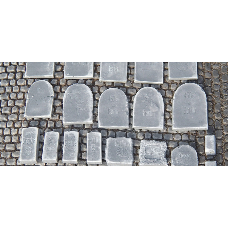 Tombe in pietra. JUWEELA 21284