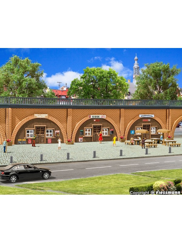 VOLLMER 47818 Scala N Arcate di sostegno con negozi e bar (accessori inclusi)