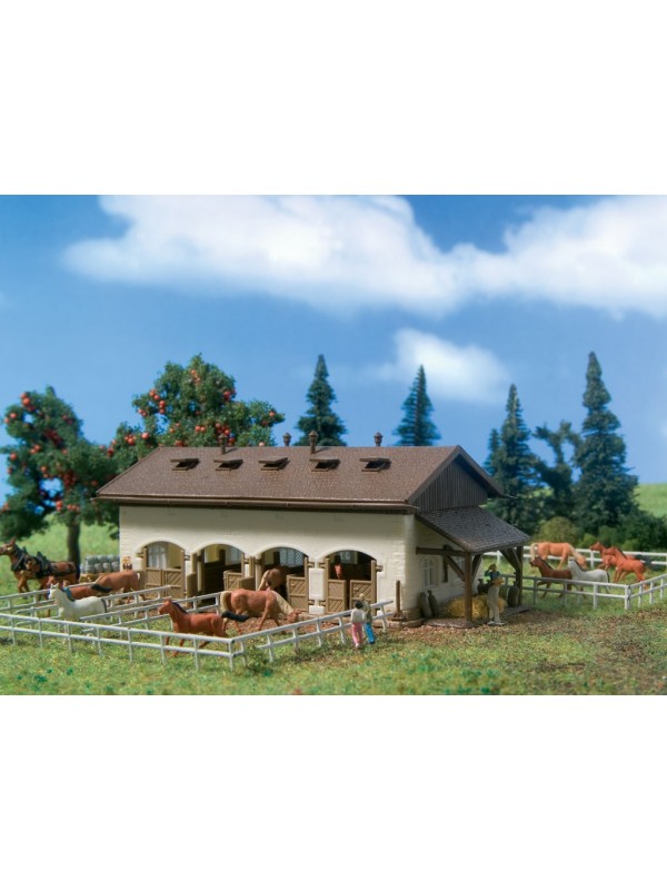 VOLLMER 47719 Scala N In Fattoria: Scuderia con cavalli