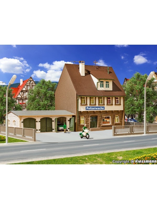 VOLLMER 47776 Scala N Stazione di polizia a due piani con rimessa veicoli